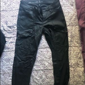 Skinny pants